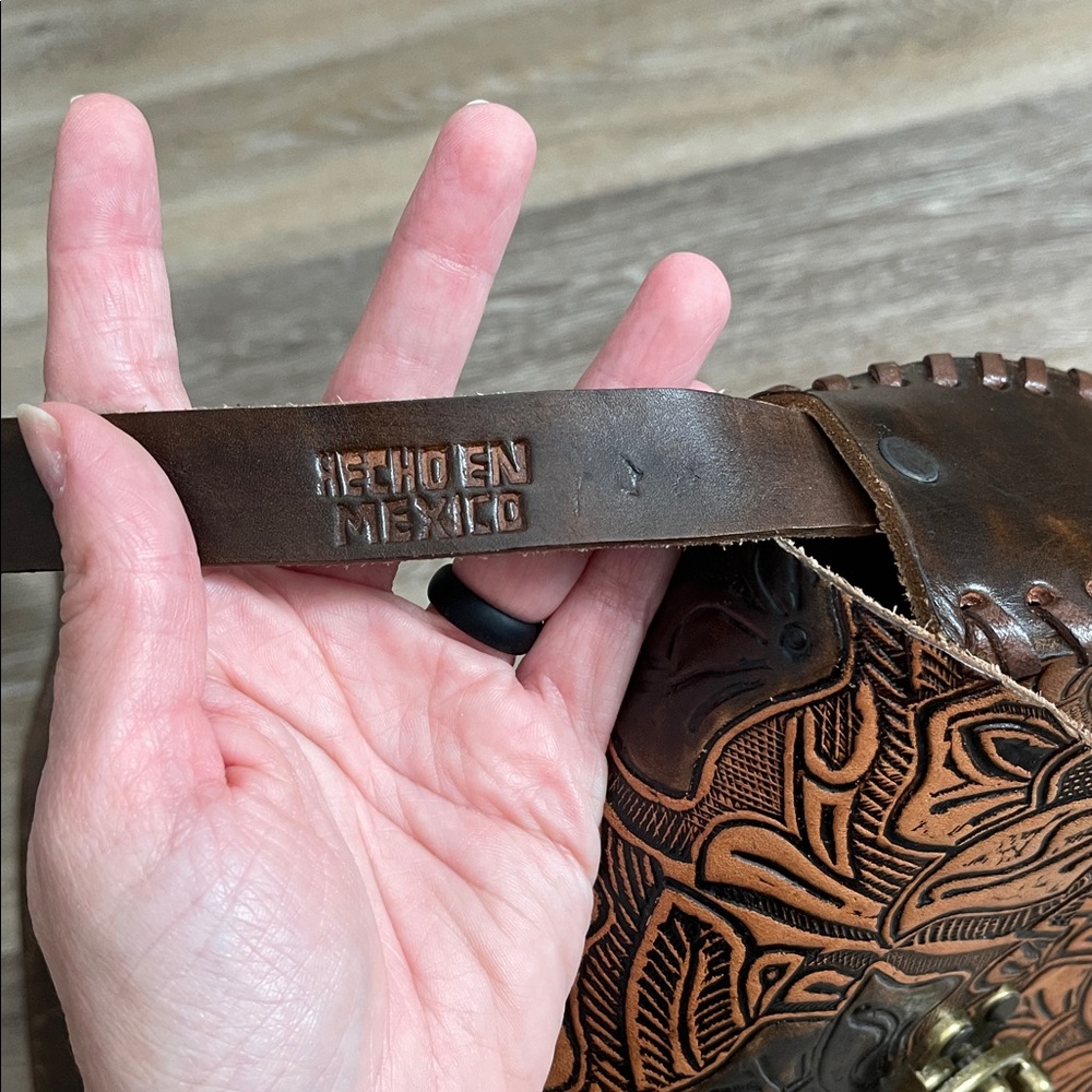 Brown boho western tooled floral leather crossbody bag made in Mexico - Picture 9 of 12